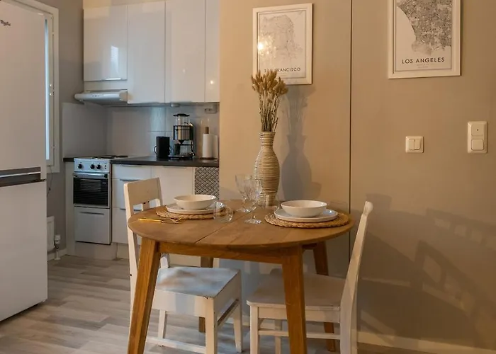 Viihtyisae Kaupungin Keskustassa קאיאני